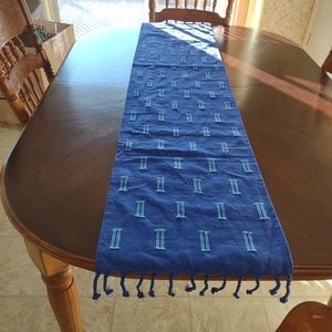 Table runner buy one get one.